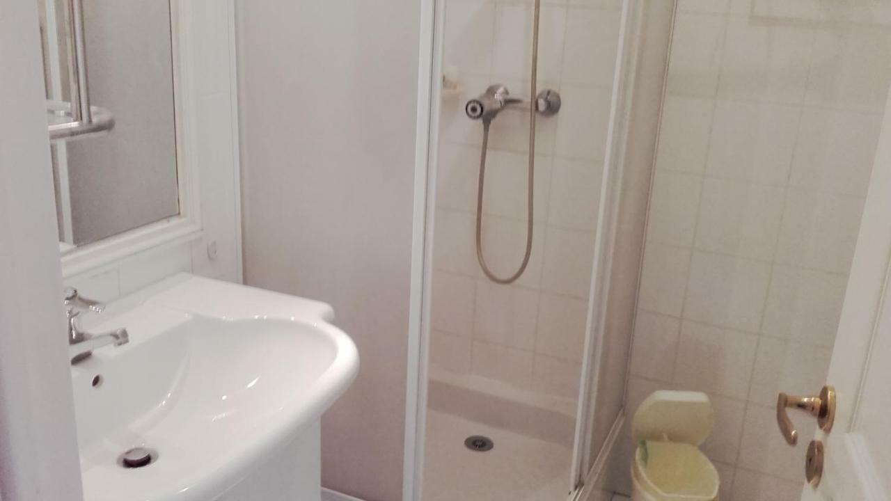 22 Place Saint-Roch Menton Luaran gambar